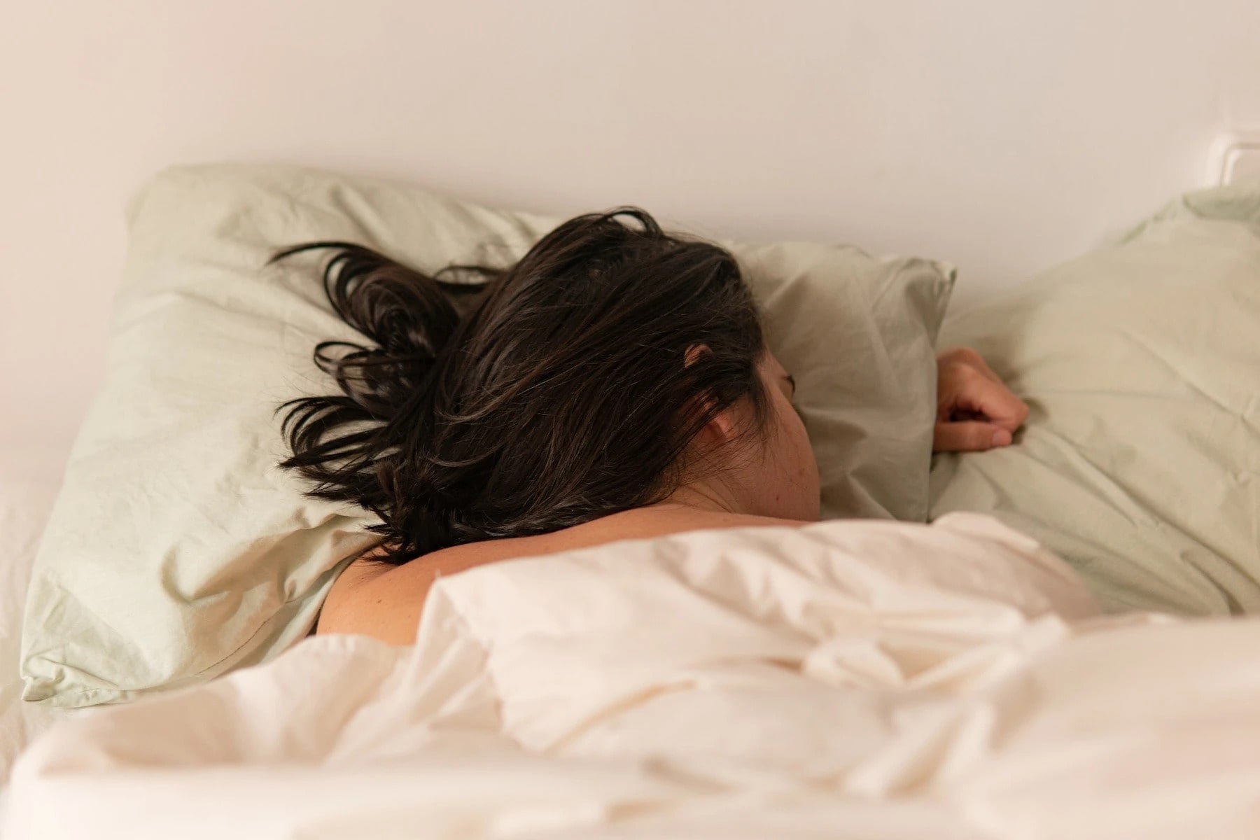 The Hidden Dangers of Sleeping with Wet Hair: Unveiling the Truth